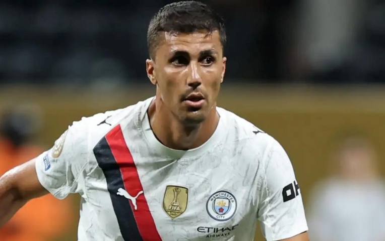 Thua sốc Al Hilal, Man City nhận thêm tin cực buồn từ Rodri