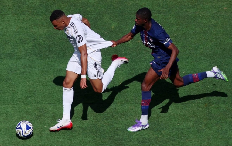 Mbappe mắc kẹt giữa cái bóng của Dembele