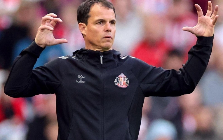 HLV Sunderland: 'Những chi tiết nhỏ tại Ngoại hạng Anh tạo ra bài học tốt'