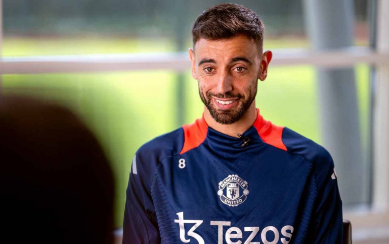 Bruno Fernandes bị huyền thoại Liverpool gọi là thảm họa