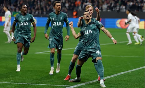 Không Son Heung-min và hoa mỹ, nhưng Tottenham vẫn thắng