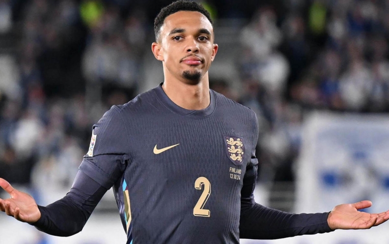 Tuchel cảnh báo Alexander Arnold về vị trí ở ĐT Anh