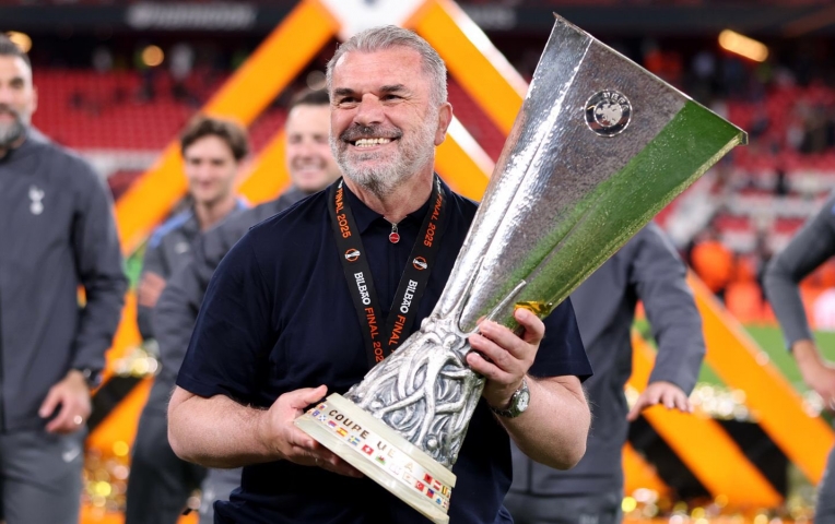 NHM Tottenham ngán ngẩm sau khi HLV Postecoglou bị sa thải