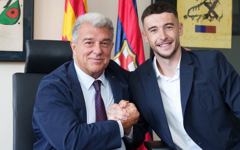 HLV Tây Ban Nha úp mở khả năng triệu tập tân binh Barca