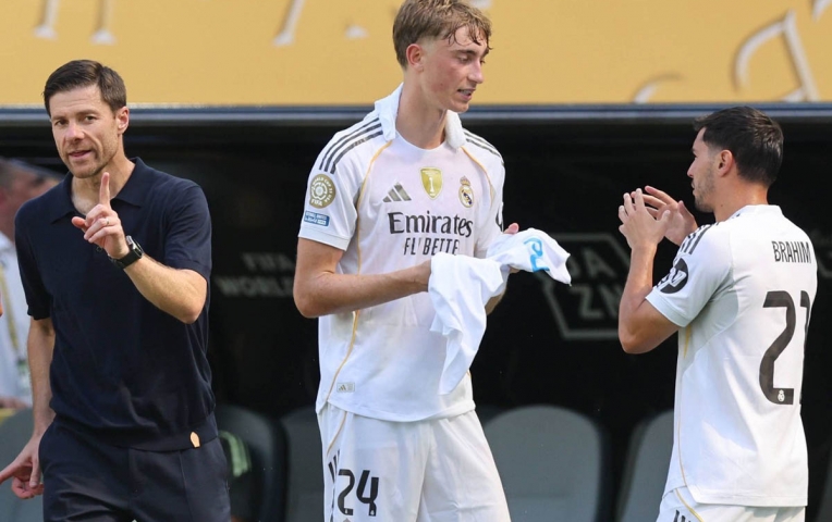 Real vùi dập đội hạng 2, Mbappe và Vinicius vẫn tịt ngòi