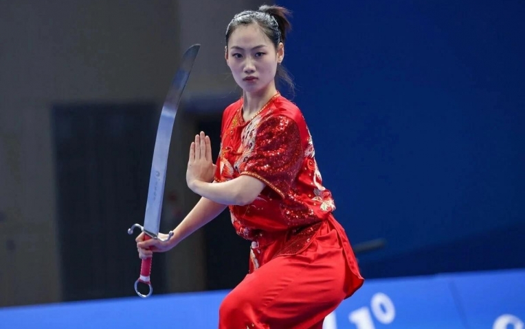Hot girl wushu suýt bỏ SEA Games, nén đau bùng nổ Thái Lan