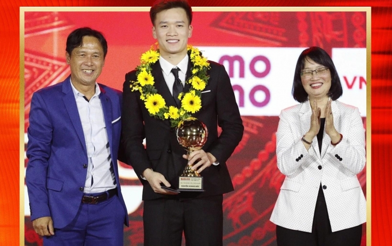 Chưa từng có: Hoàng Đức 2 lần vinh danh ở QBV Việt Nam