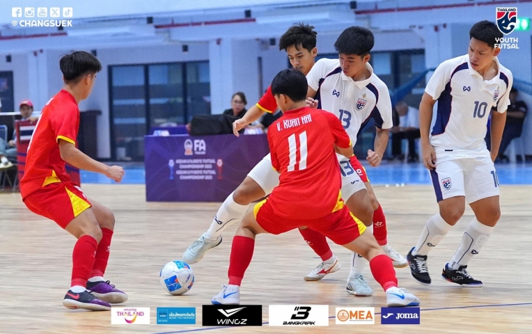 CĐV Indonesia không tin nổi Việt Nam thua đậm Thái Lan 1-5