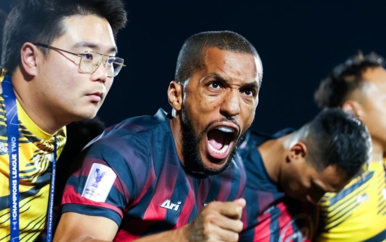 Đội trưởng Bangkok United ấn tượng với Xuân Son, Hendrio