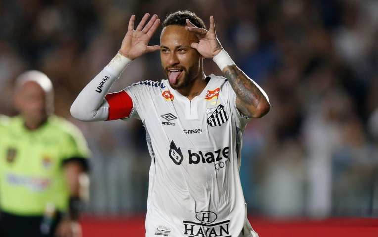 Neymar lập siêu phẩm phạt góc, 'gánh' Santos thắng đậm