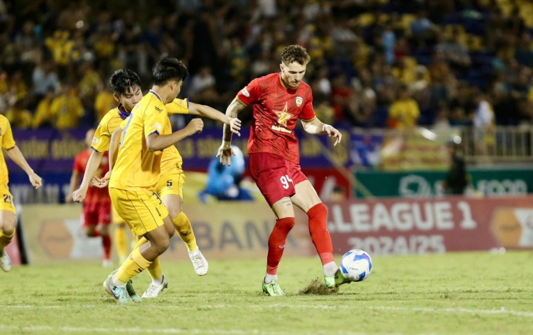 Trực tiếp Hà Tĩnh vs SLNA, 18h00 hôm nay 17/5