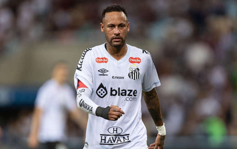 Neymar đang chật vật tại Santos