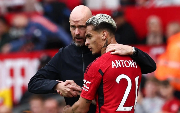Erik ten Hag phũ phàng với Antony
