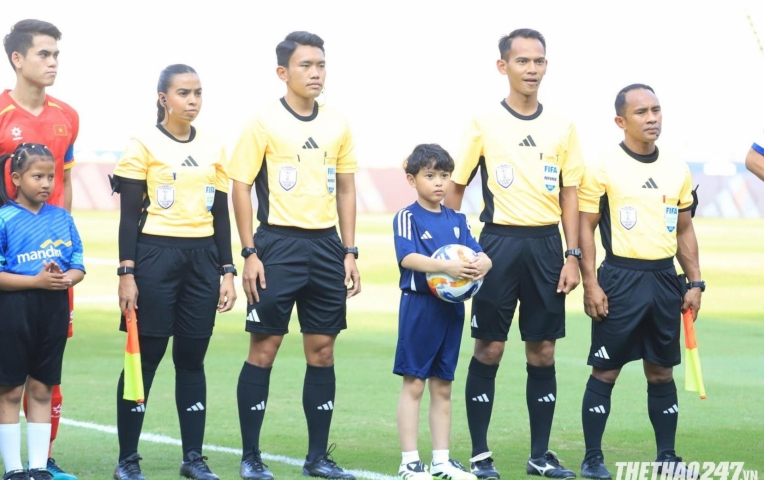 Trọng tài mắc sai lầm sơ đẳng trận U23 Việt Nam vs U23 Philippines