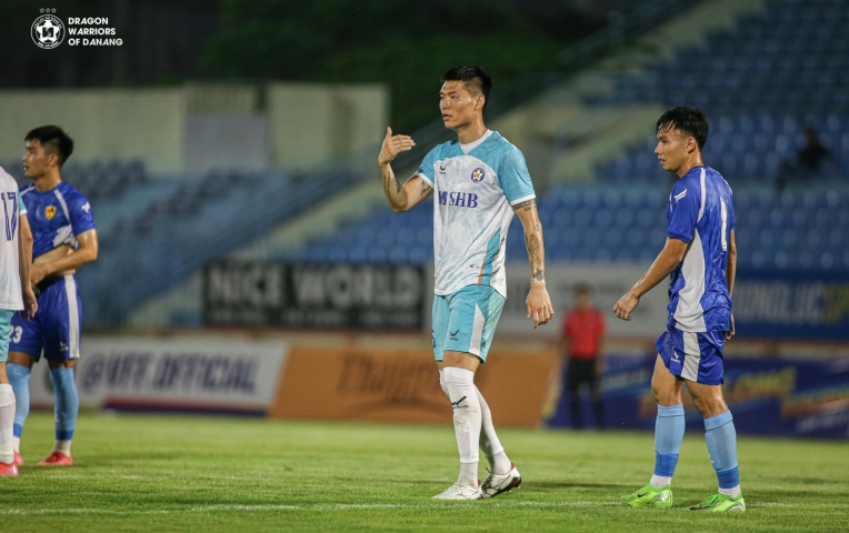 Thử việc thành công tại V-League, cầu thủ Hàn Quốc bật khóc