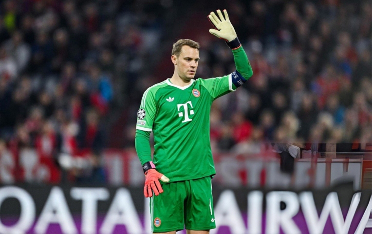 Tại sao Bayern Munich thay thủ môn Neuer đầu hiệp 2?