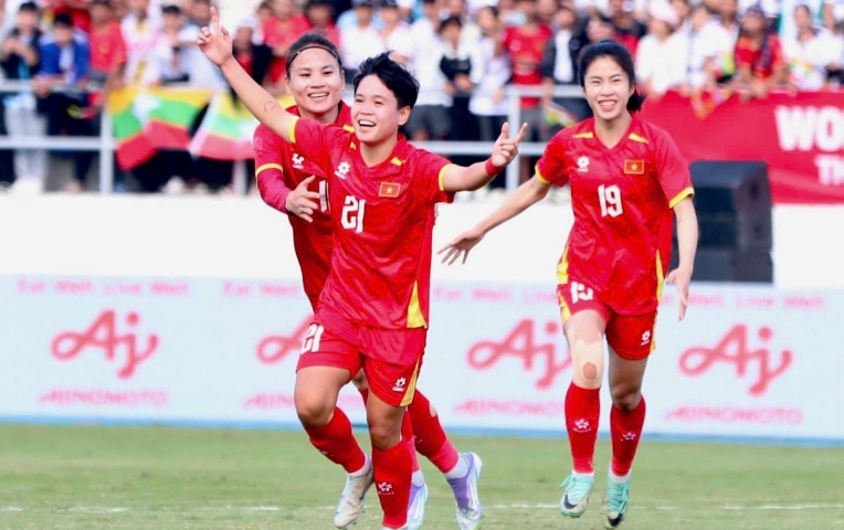 Tiền vệ 1m5 của tuyển Việt Nam nói gì khi ghi bàn bằng đầu