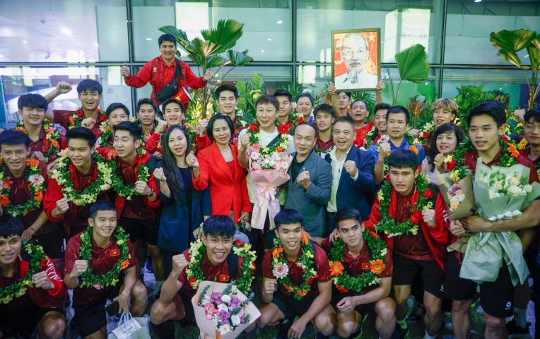 U22 Việt Nam về nước sau tấm HCV lịch sử ở SEA Games 33