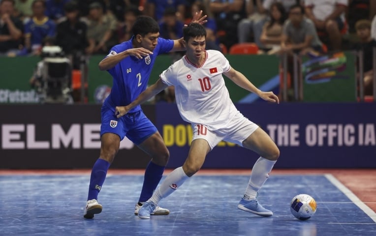 Futsal Thái Lan chia tay 2 huyền thoại