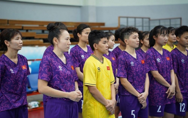 ĐT futsal nữ Việt Nam nhận doping tinh thần trước giải AFF