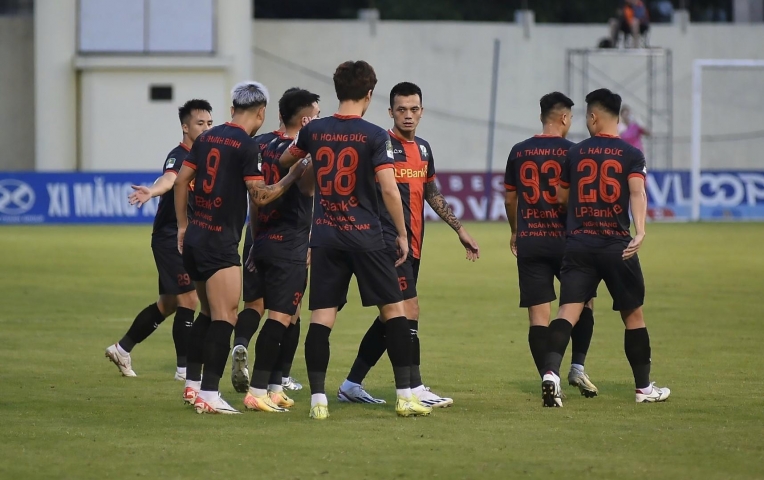 Vòng 18 Giải hạng Nhất 2024/25: Sắp xác định đội thăng hạng