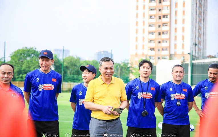 ĐT Việt Nam và U22 Việt Nam nhận 'doping tinh thần'