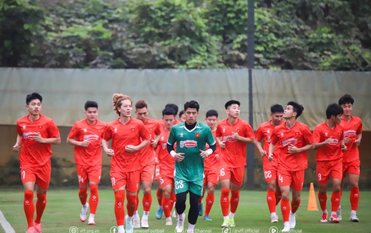 HLV Kim Sang Sik phải loại 12 cầu thủ U23 Việt Nam