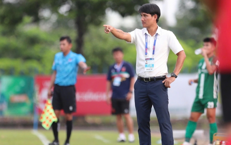 Thầy của Công Phượng bất ngờ đấu CLB chủ quản ở trận play-off