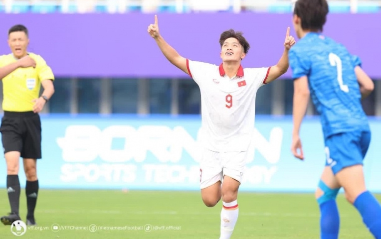 HLV Kim Sang Sik tìm ra tiền đạo số 1 của U23 Việt Nam