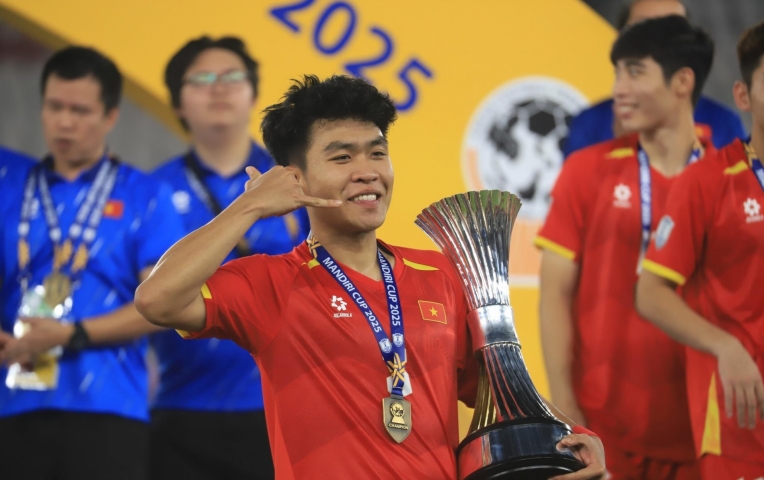 Trung vệ vừa vô địch U23 Đông Nam Á viết tâm thư rời HAGL