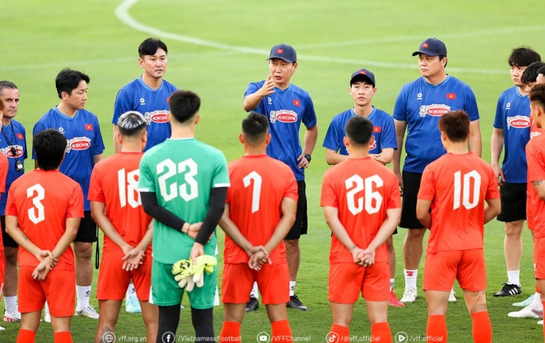 HLV Kim Sang Sik không thể đồng hành cùng ĐT Việt Nam