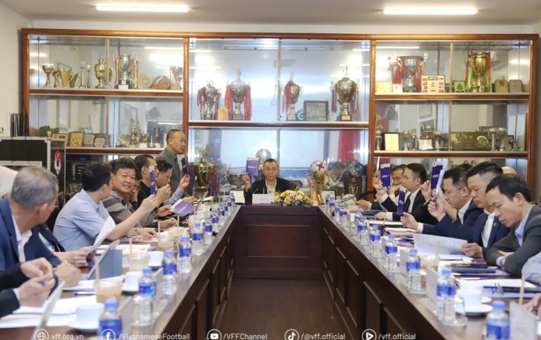 Hội nghị Ban Chấp hành LĐBĐVN lần thứ 10 khóa IX