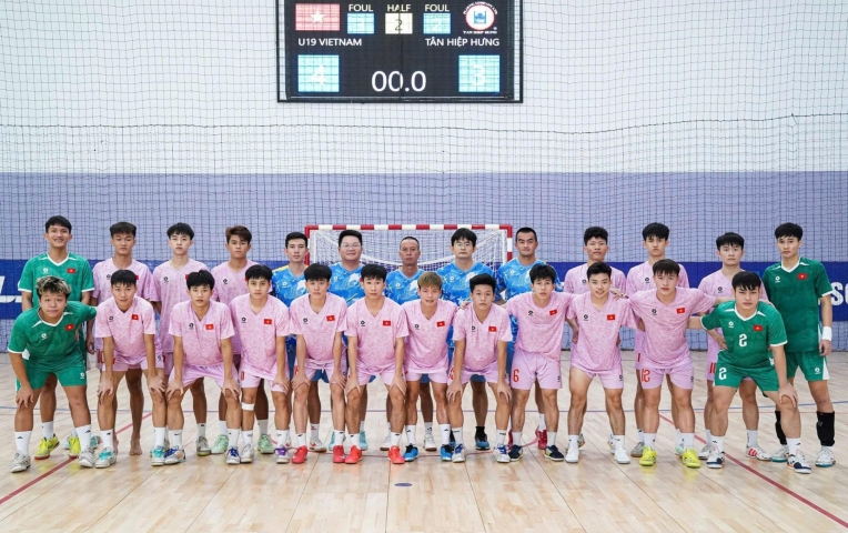 Tuyển trẻ Việt Nam sang Thái Lan dự giải Đông Nam Á