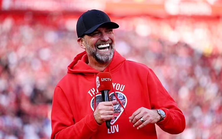 Jurgen Klopp có việc mới từ khi chưa rời Liverpool