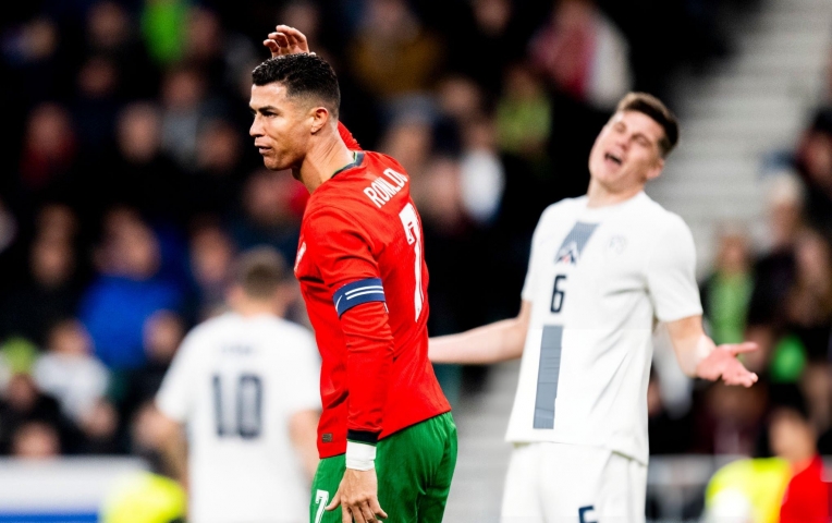 Ronaldo phản ứng gì khi chưa đá phút nào đã lập kỷ lục ở Euro?