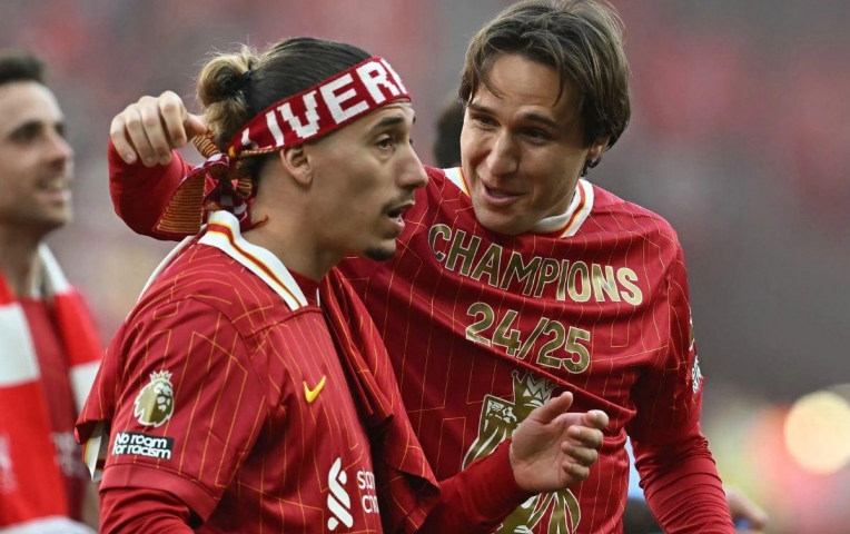 Sao Liverpool im lặng sau chức vô địch EPL, Mourinho chờ giải cứu'