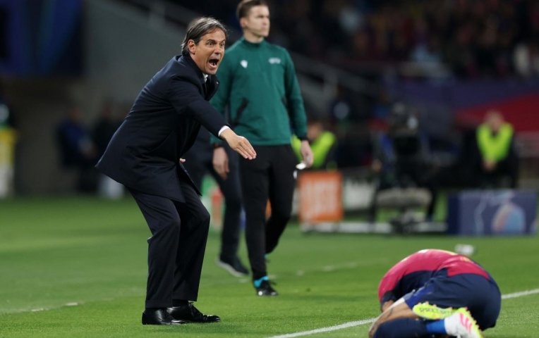HLV Inter Milan lo sốt vó sau trận hòa Barca