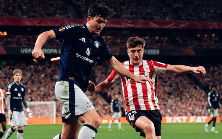 CĐV MU đồng loạt nói một điều sau khoảnh khắc kỳ diệu của Maguire trước Bilbao