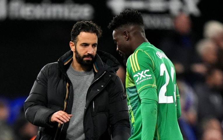 CĐV Man United cuối cùng cũng thấu hiểu được Amorim