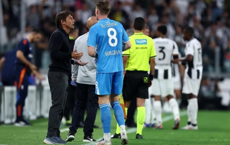 Conte chỉ ra lí do khiến McTominay không thành công ở MU