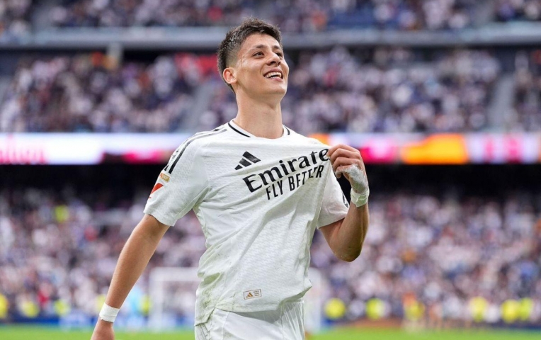 Sao trẻ đạt mốc 50 trận, Real phải trả thêm tiền cho Fenerbahce