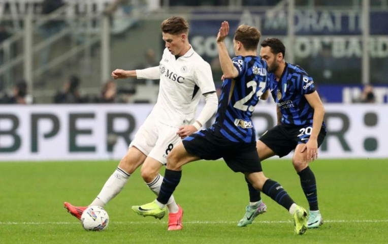 Inter có nguy cơ đá play-off tranh Scudetto trước chung kết C1