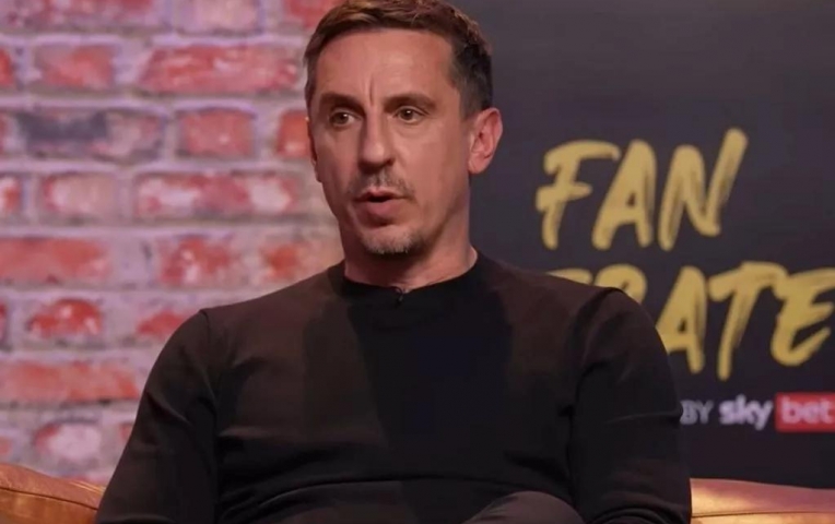 Gary Neville chỉ trích Real Madrid vì Arnold