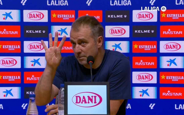 Hansi Flick ‘cà khịa’ sâu cay Real Madrid