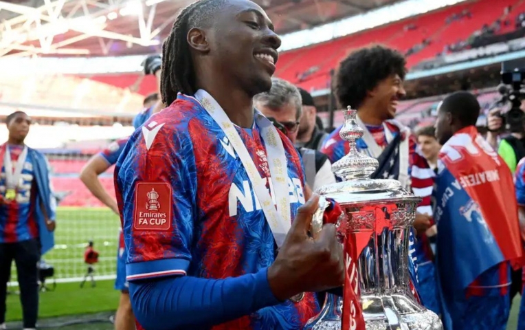 Người hùng Crystal Palace: 'Tôi không thể thở nổi'