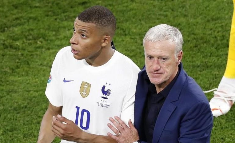 Dechamps chỉ thẳng cái tên nhận Quả bóng Vàng, không phải Mbappe