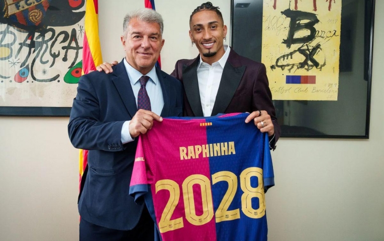 CHÍNH THỨC: Barca giữ chân thành công Raphinha