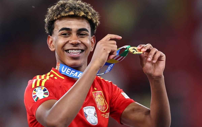 Barca tuyên bố Lamine Yamal sẽ đoạt Quả Bóng Vàng