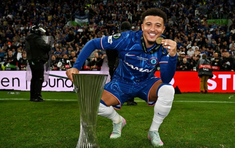 Manchester United lỡ cơ hội 'kiếm đậm' vì Jadon Sancho