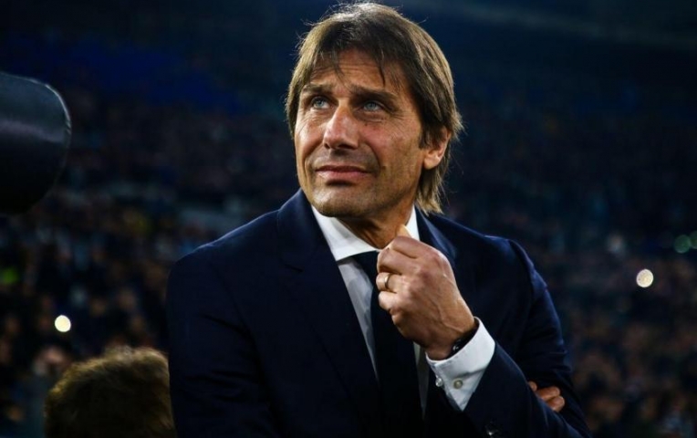 Conte thúc giục Napoli cướp mục tiêu của Arsenal và Man Utd